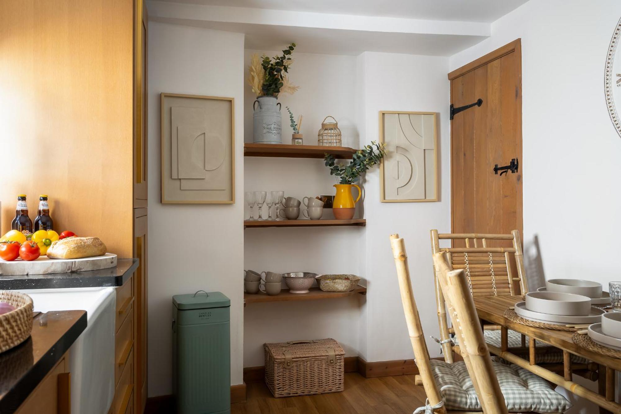 Broadway Scandi Chic Authentic Cottage Exterior photo