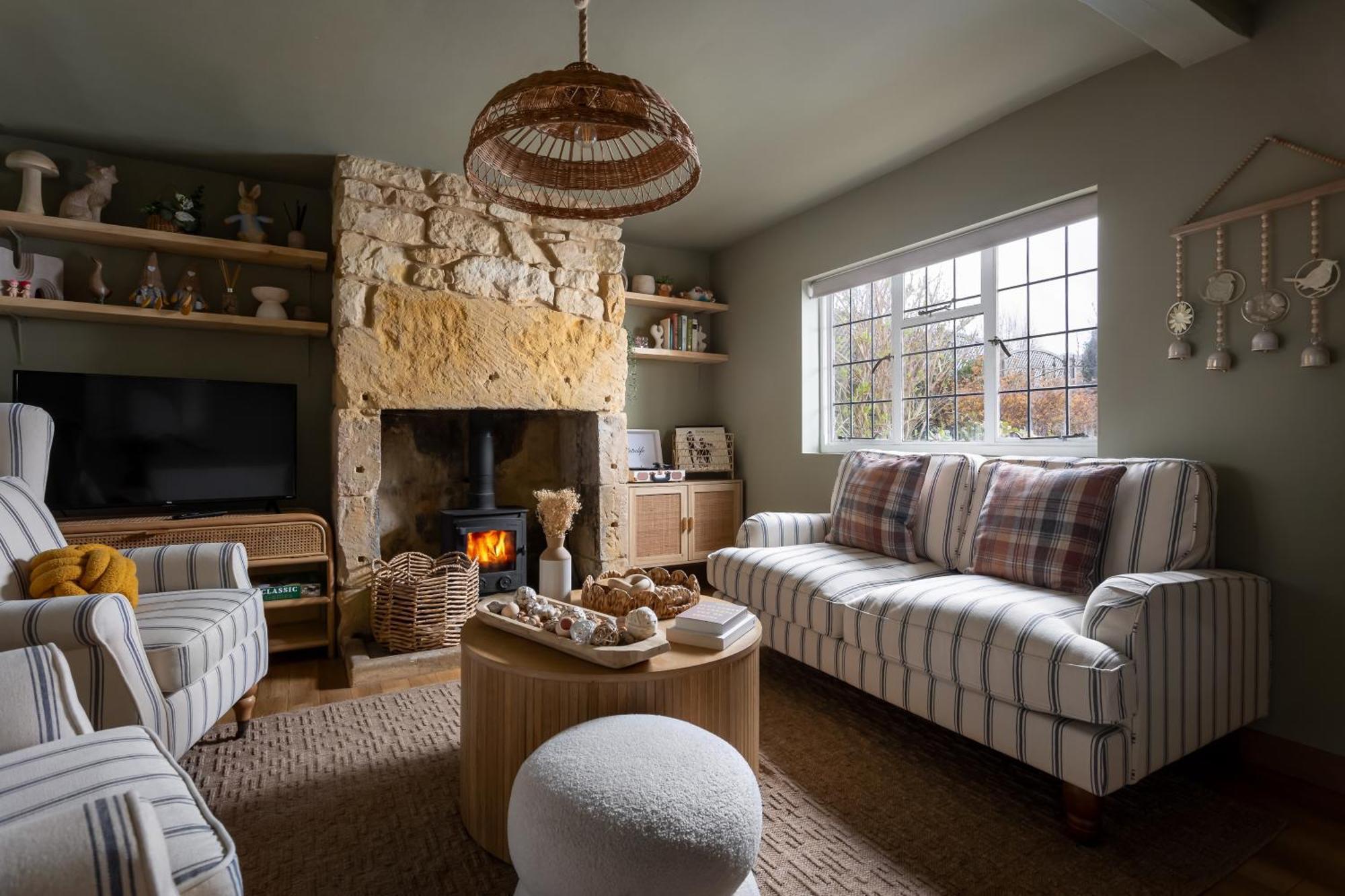 Broadway Scandi Chic Authentic Cottage Exterior photo